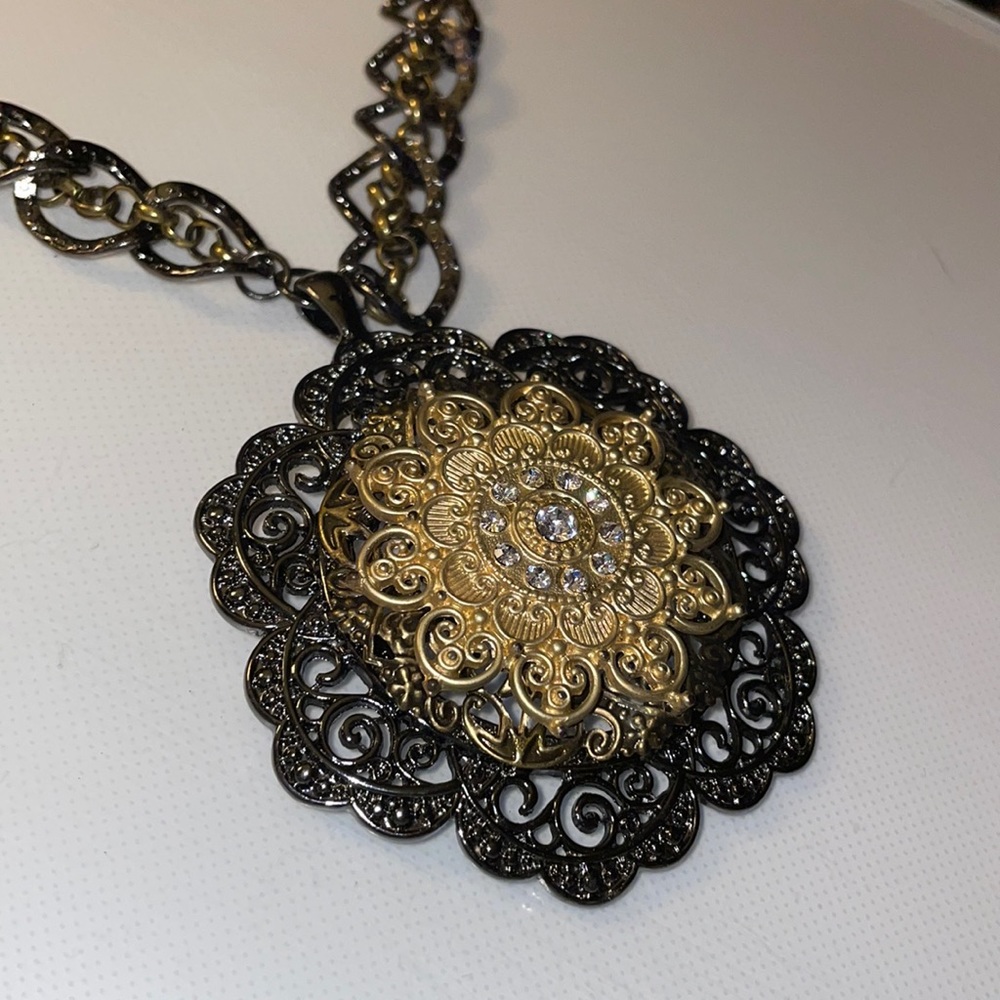 Necklace and earring set